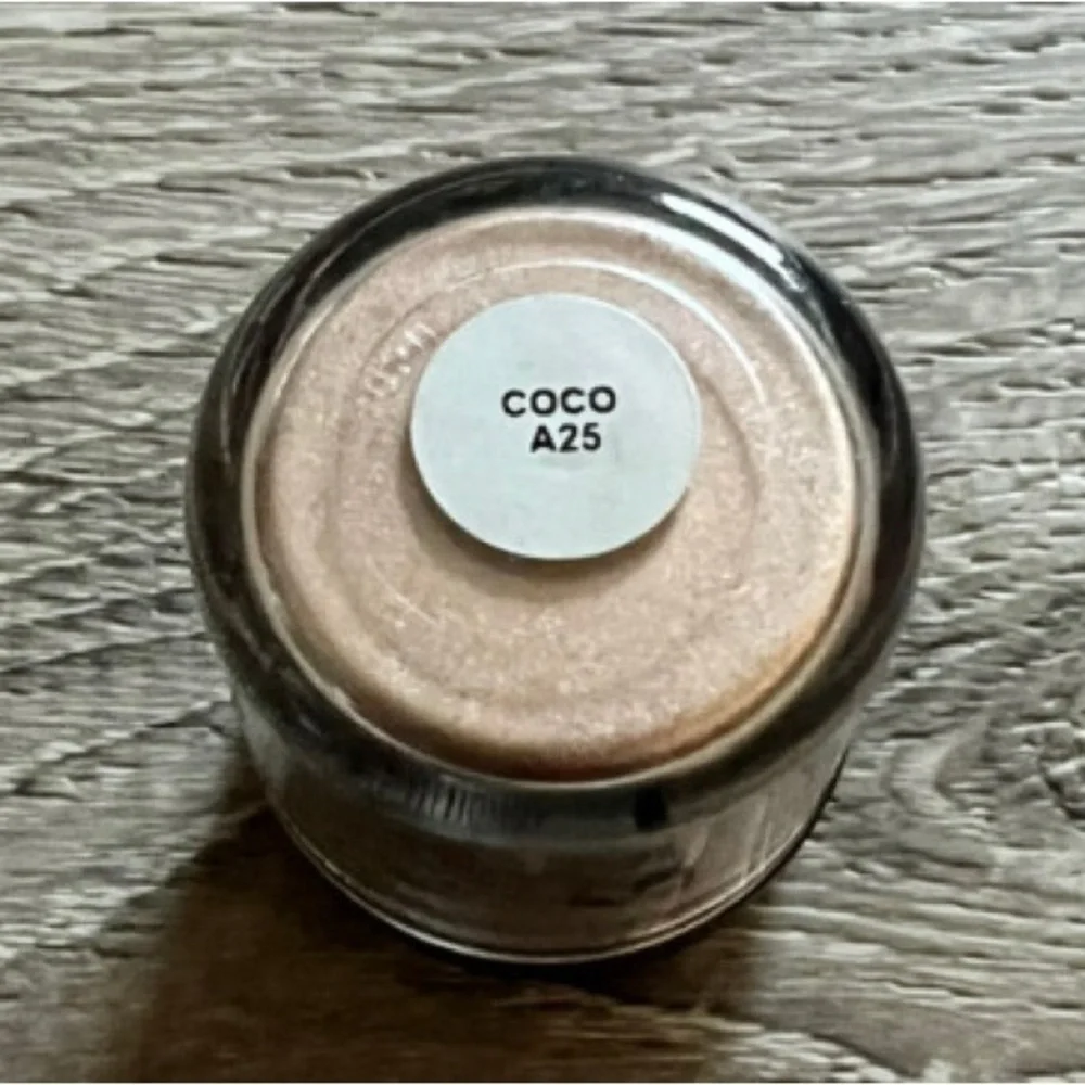 MAC Cosmetics ULTRA RARE Y2K “Coco” Loose Shimmer Pigment - Brown / Taupe - Picture 2 of 3